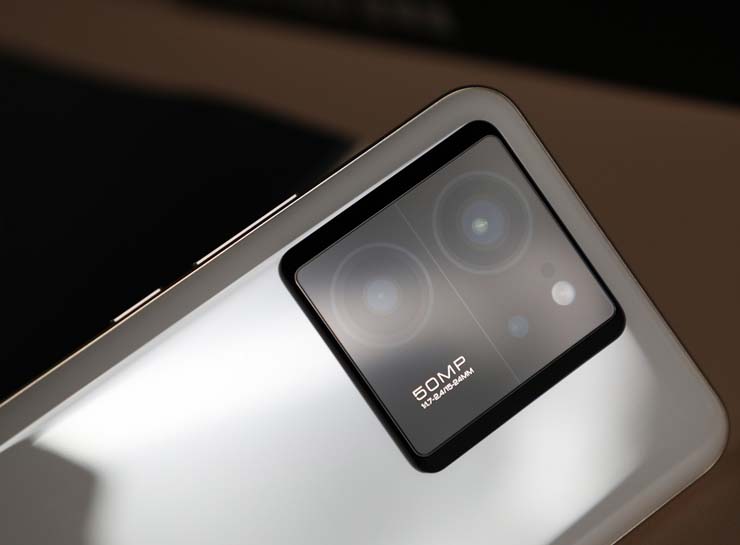 Camera 50MP thỏa mãn đam mê chụp ảnh trên Xiaomi Redmi K60 Ultra 5G.jpg