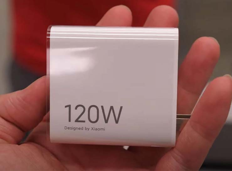 Trang bị dung lượng pin lớn lên tới 5000mAh - Sạc siêu nhanh 120W.jpg